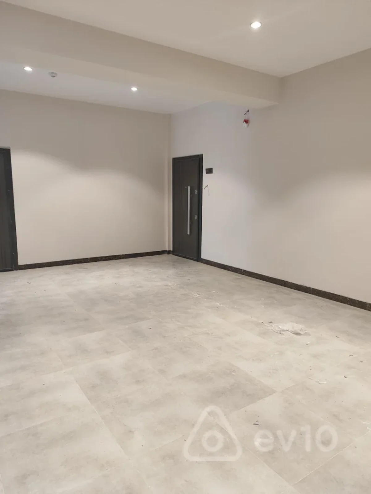 Kirayə verilir 4 otaqlı yeni tikili 180 m²