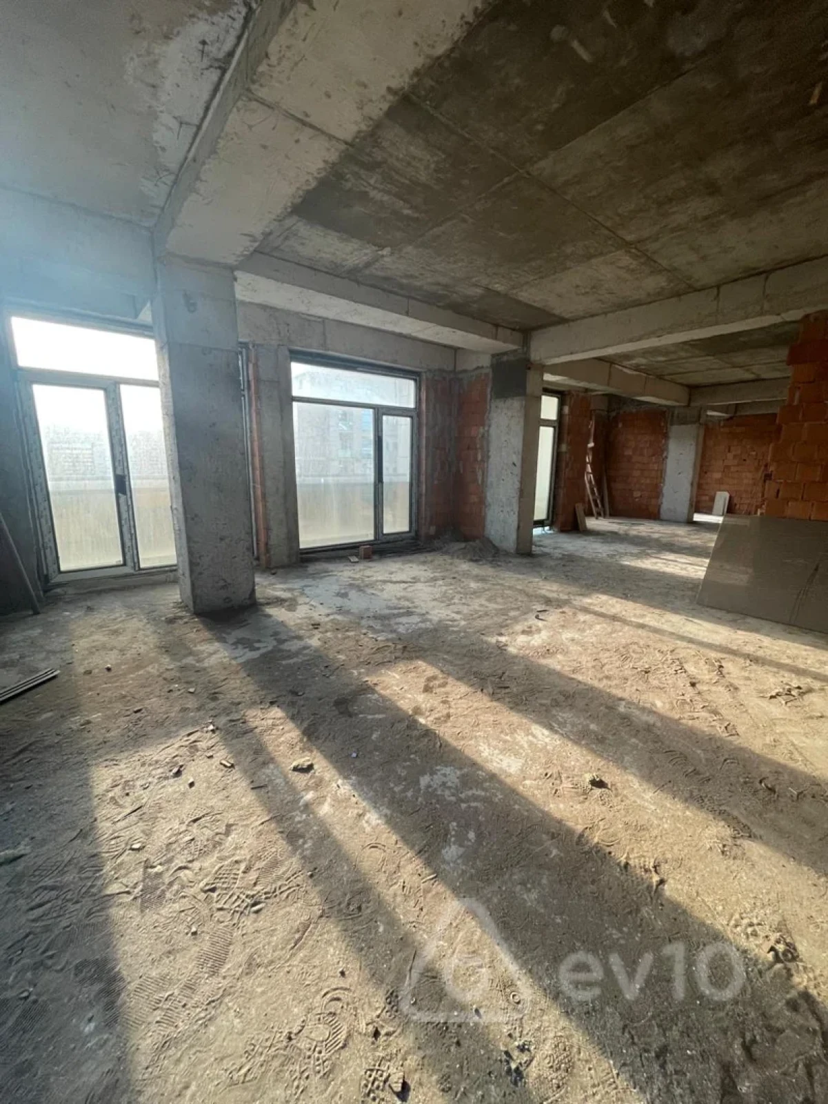 Satılır 3 otaqlı yeni tikili 147 m²