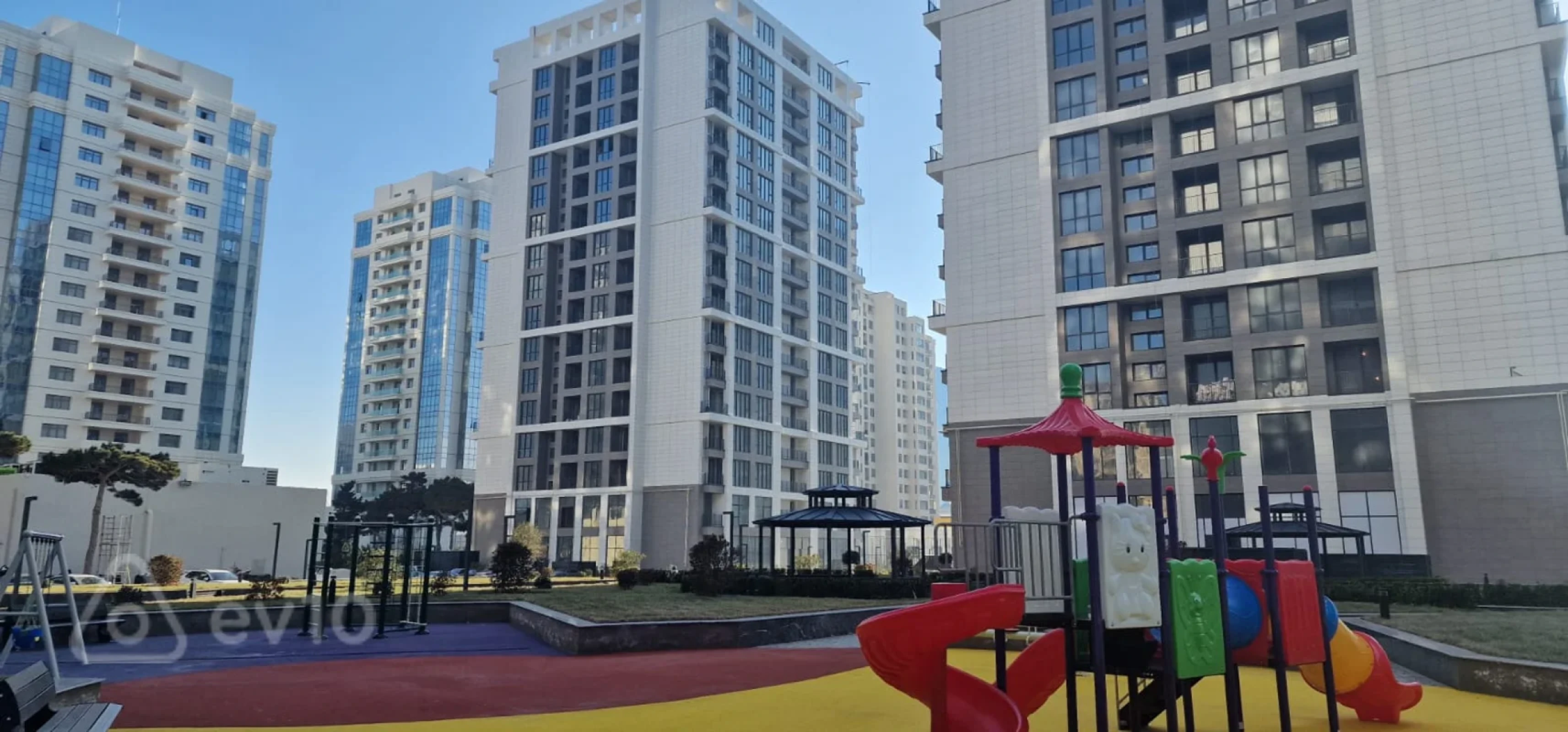Satılır 3 otaqlı yeni tikili 147 m²