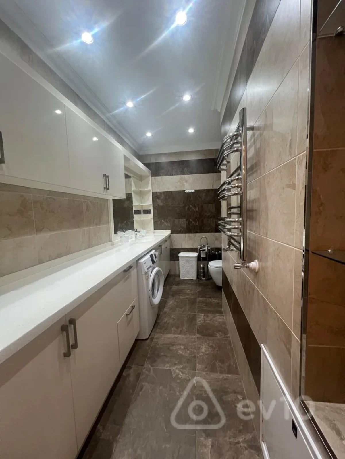 Kirayə verilir 3 otaqlı yeni tikili 170 m²