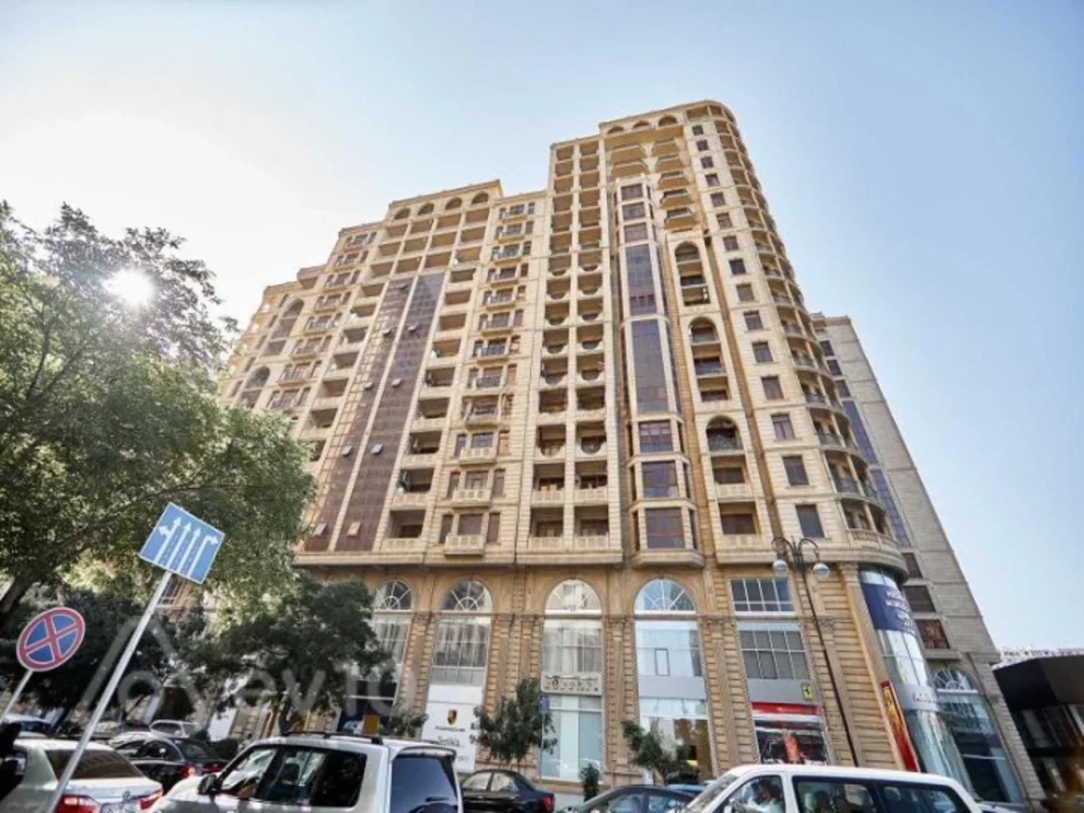 Kirayə verilir 3 otaqlı yeni tikili 170 m²