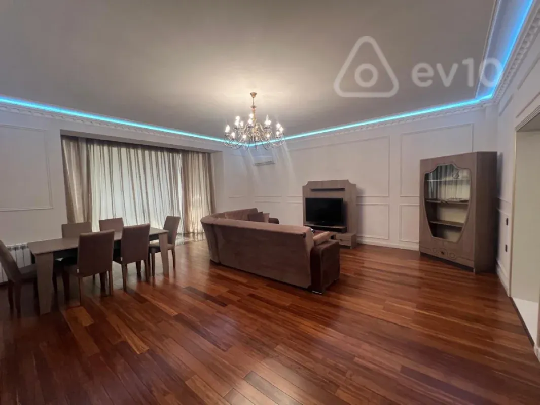 Kirayə verilir 3 otaqlı yeni tikili 170 m²