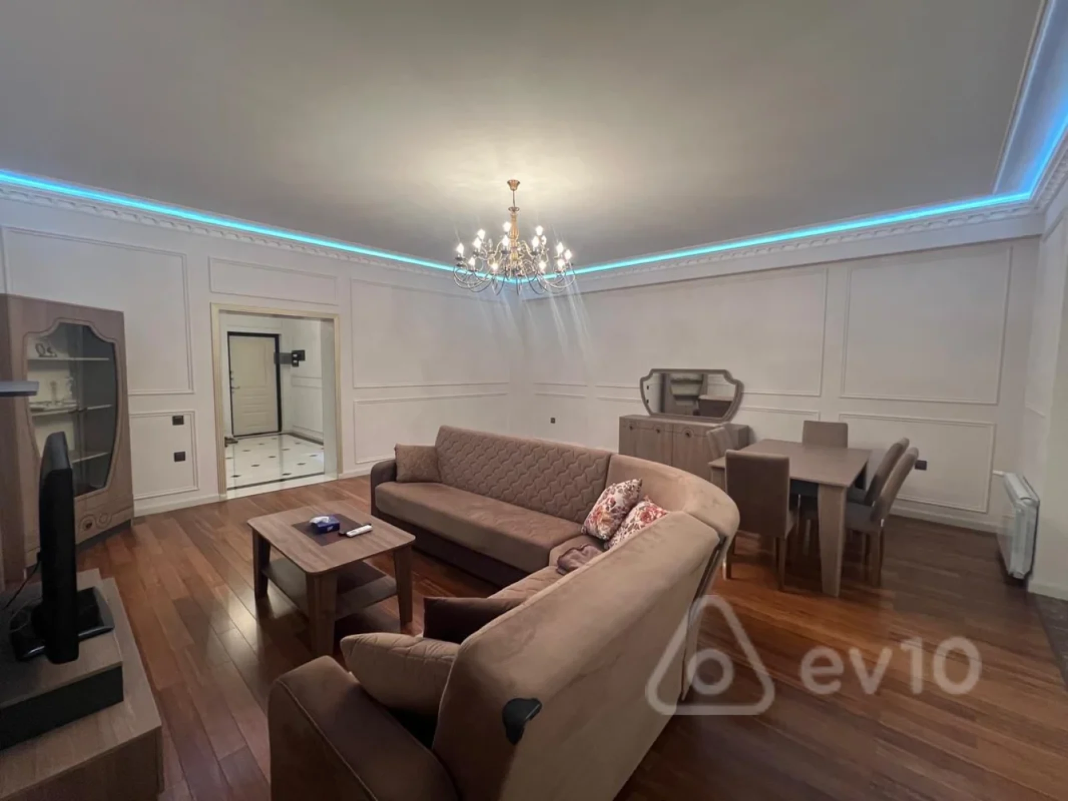 Kirayə verilir 3 otaqlı yeni tikili 170 m²