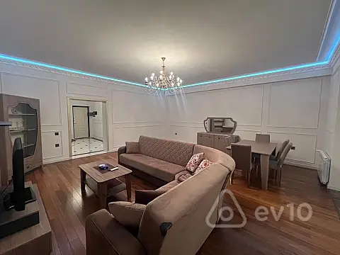 Kirayə verilir 3 otaqlı yeni tikili 170 m²