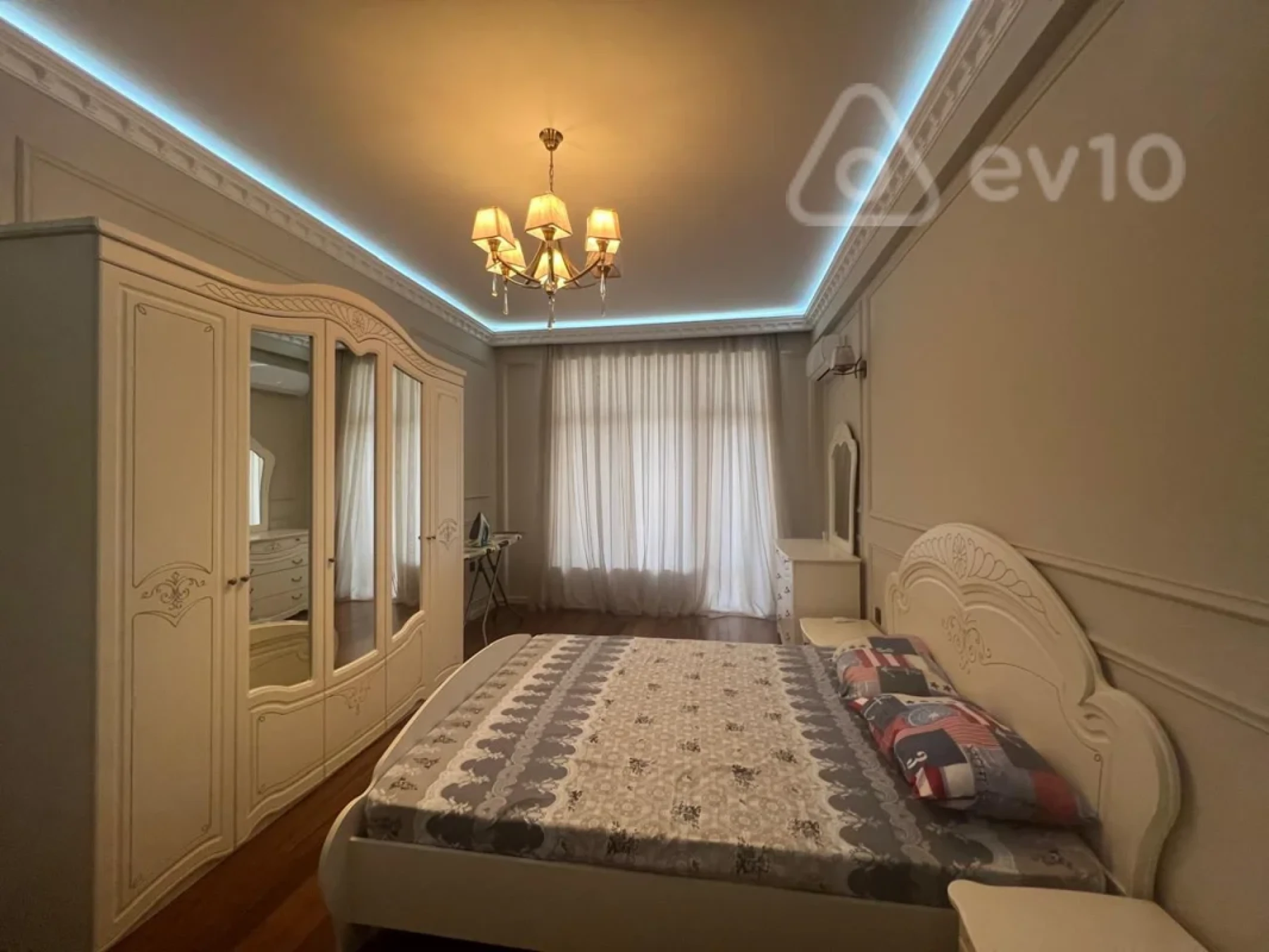Kirayə verilir 3 otaqlı yeni tikili 170 m²