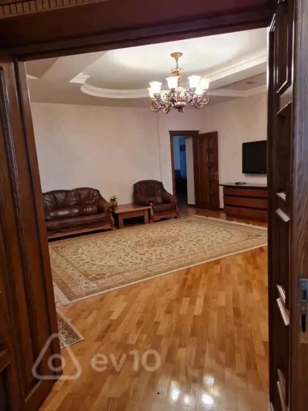 Satılır 3 otaqlı yeni tikili 145 m²