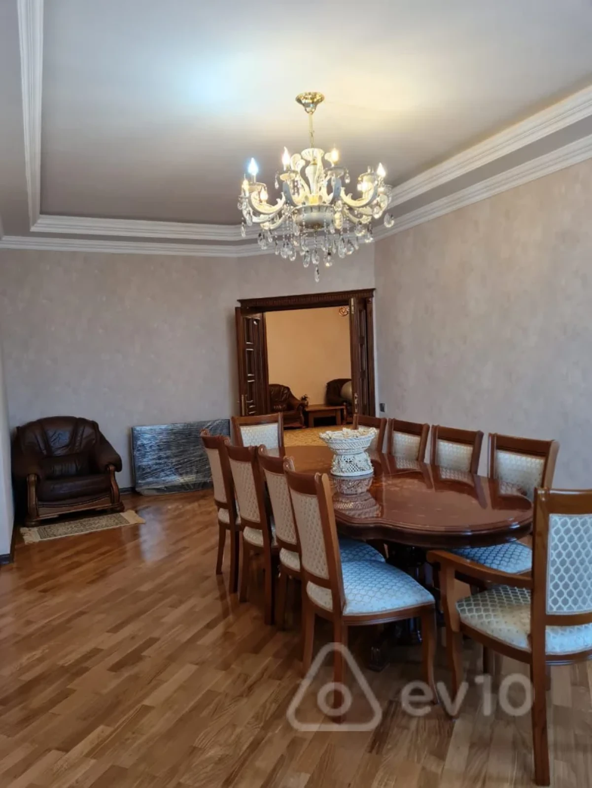 Satılır 3 otaqlı yeni tikili 145 m²