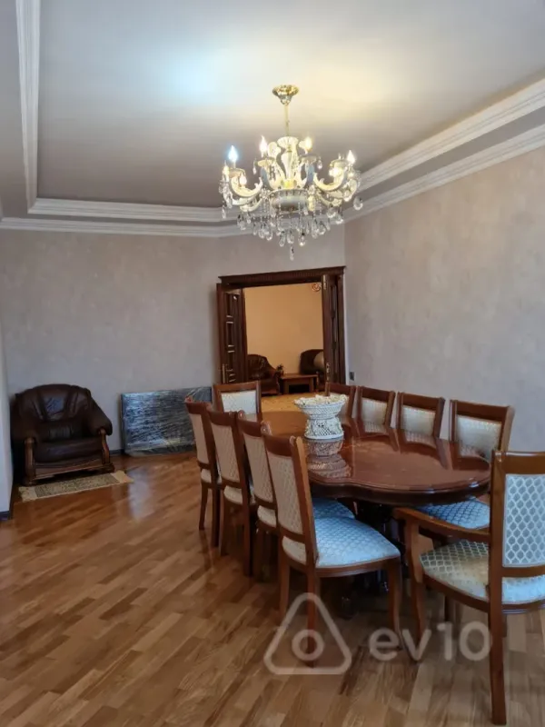Satılır 3 otaqlı yeni tikili 145 m²