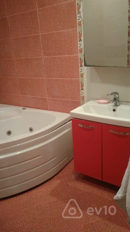 Satılır 3 otaqlı yeni tikili 145 m²