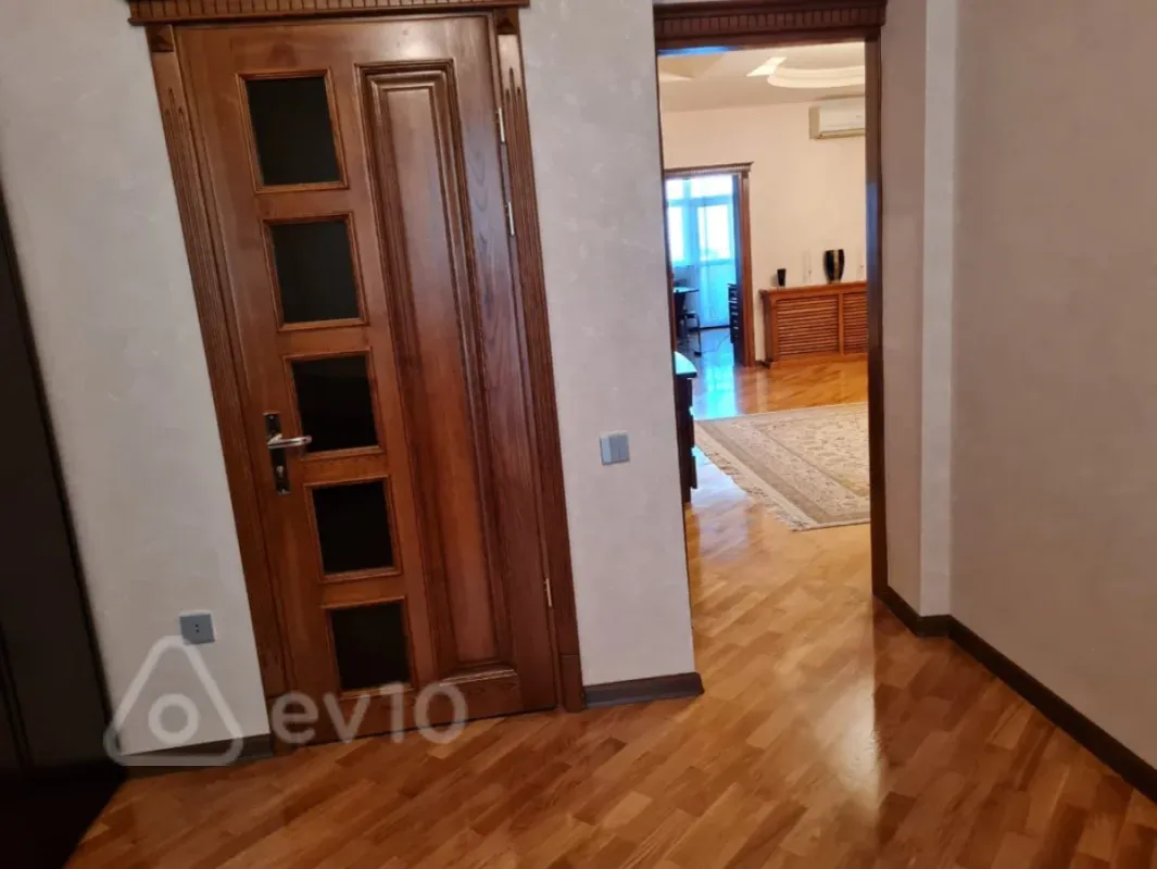 Satılır 3 otaqlı yeni tikili 145 m²