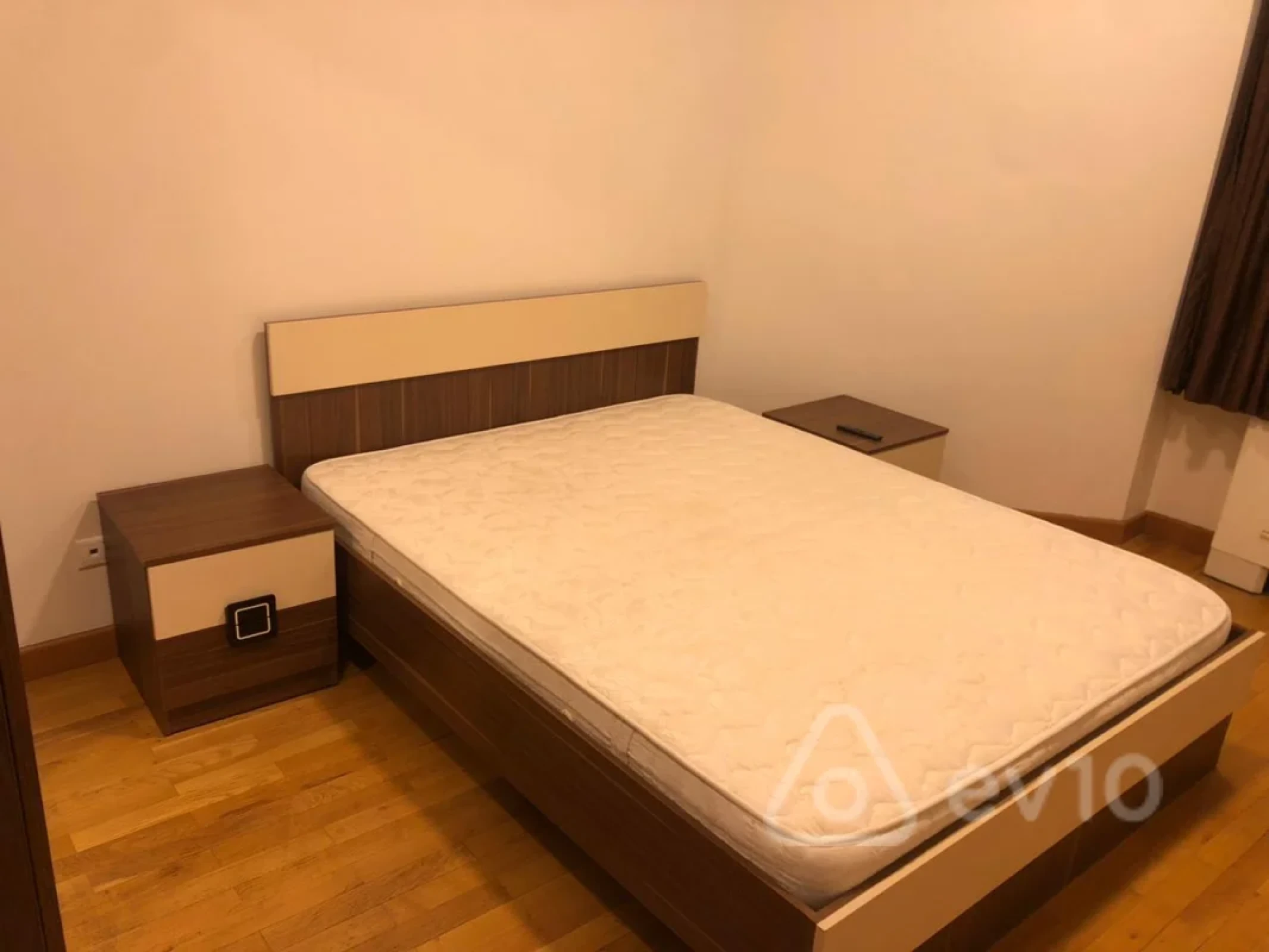 Kirayə verilir 4 otaqlı yeni tikili 220 m²