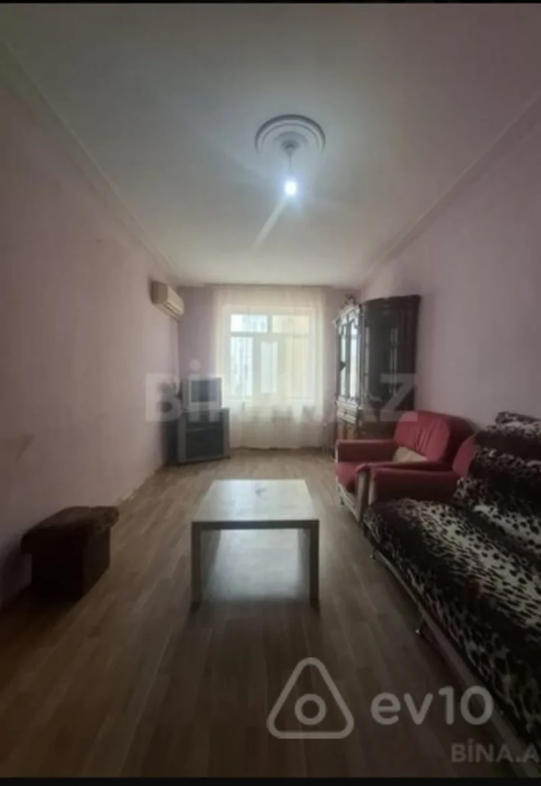 Kirayə verilir 2 otaqlı köhnə tikili 50 m²