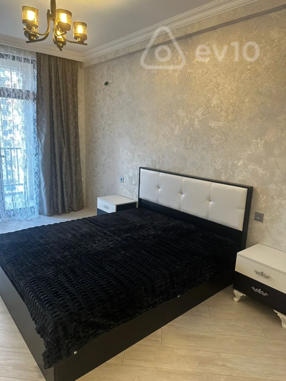 Kirayə verilir 2 otaqlı yeni tikili 65 m²