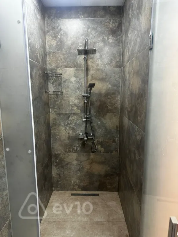 Kirayə verilir 2 otaqlı yeni tikili 65 m²