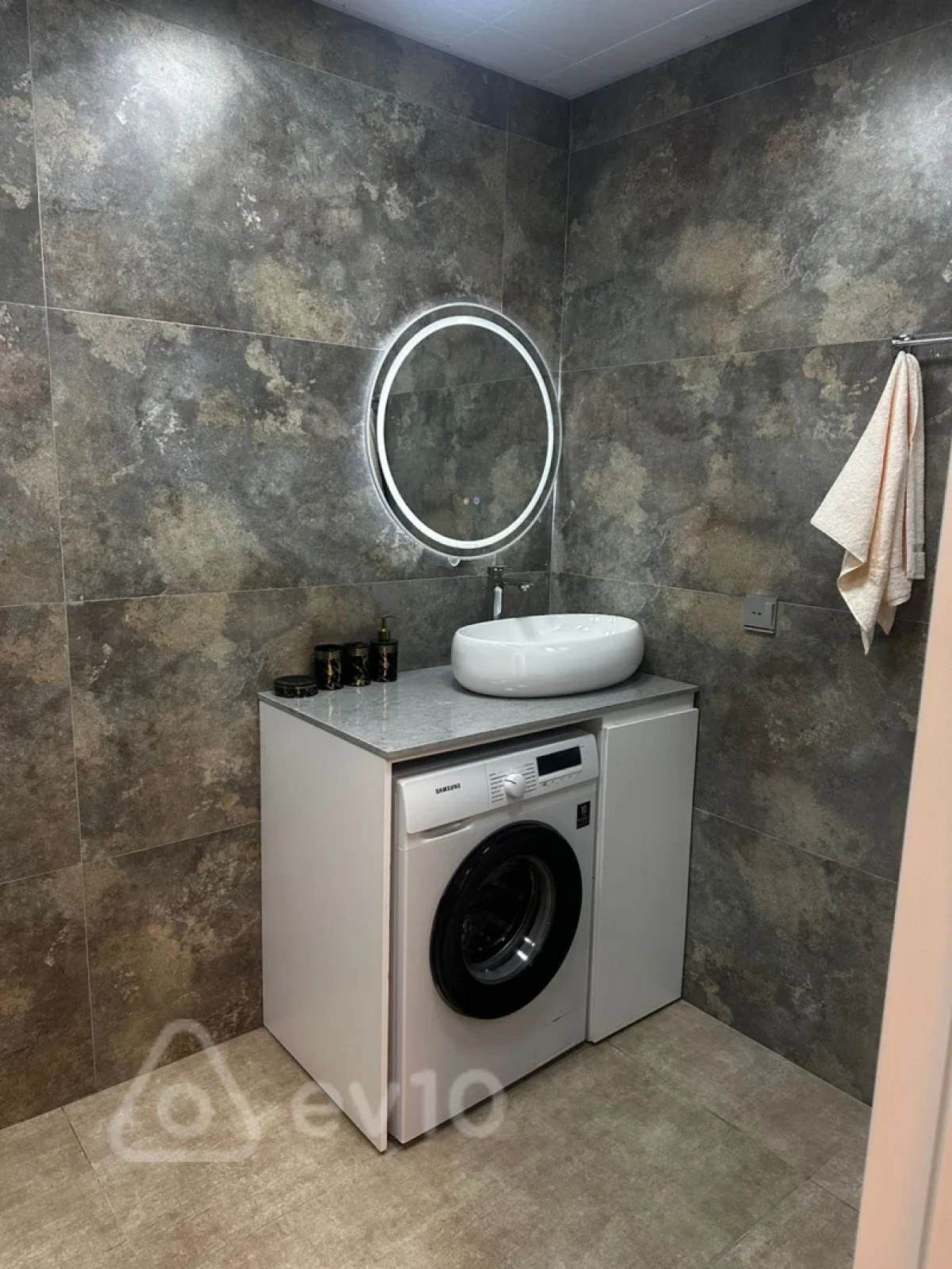 Kirayə verilir 2 otaqlı yeni tikili 65 m²