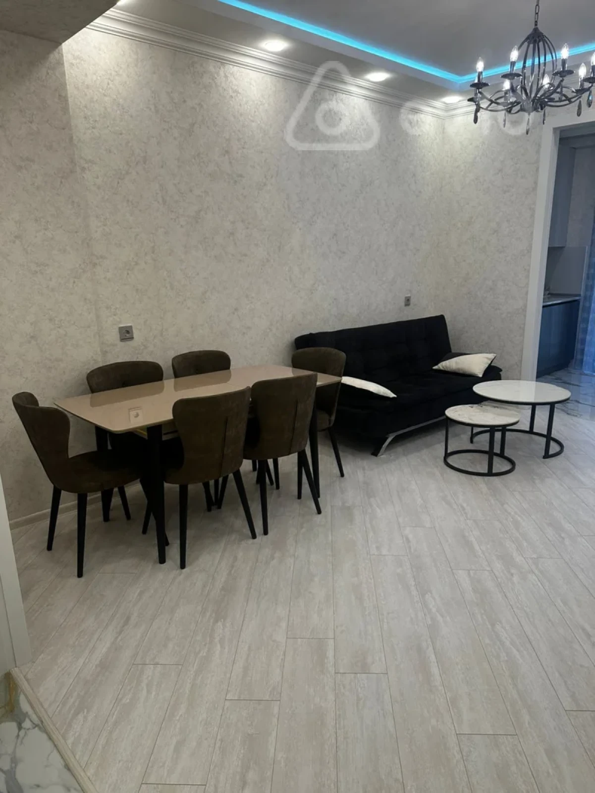Kirayə verilir 2 otaqlı yeni tikili 65 m²