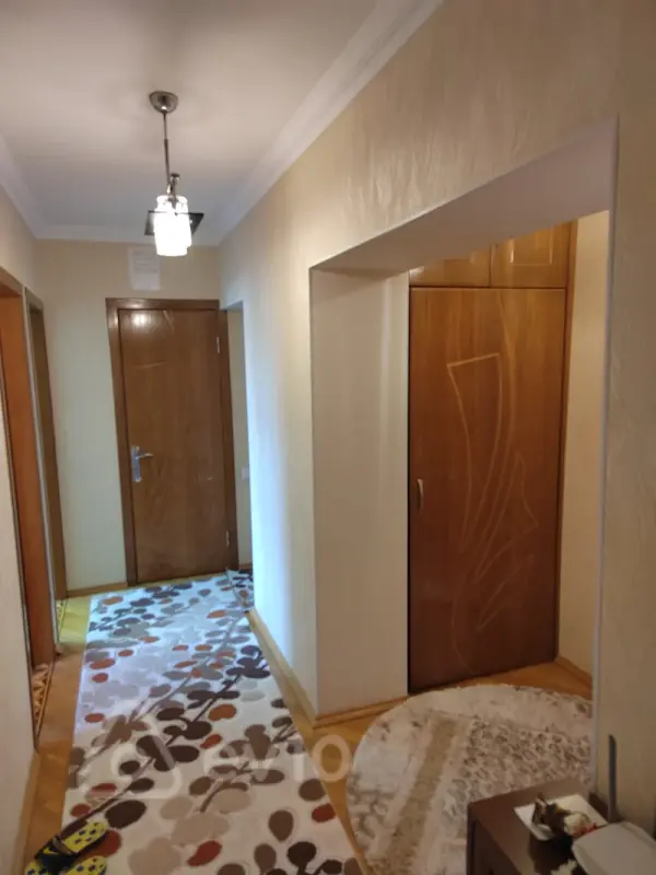 Satılır 4 otaqlı köhnə tikili 100 m²