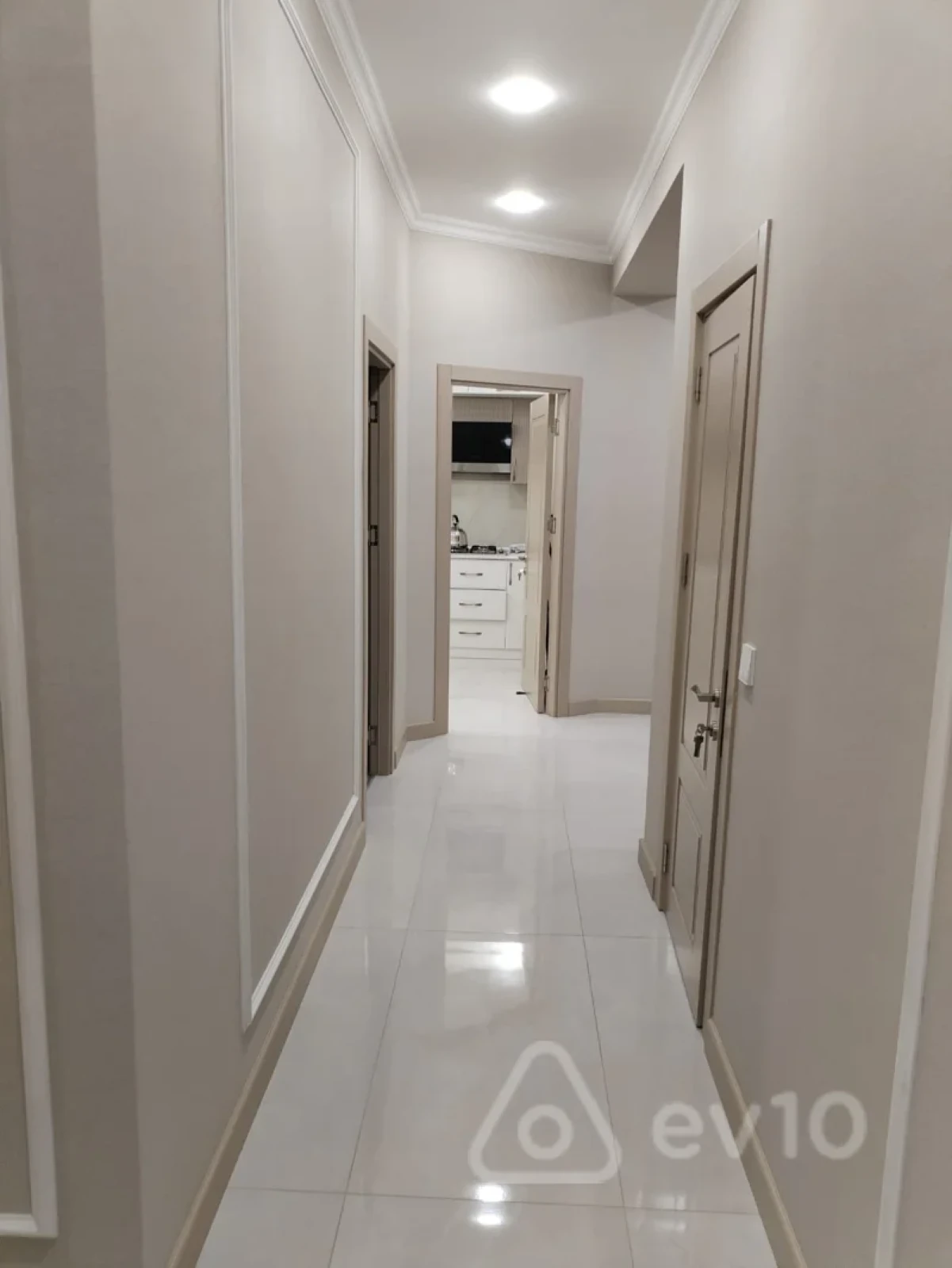 Kirayə verilir 3 otaqlı yeni tikili 110 m²