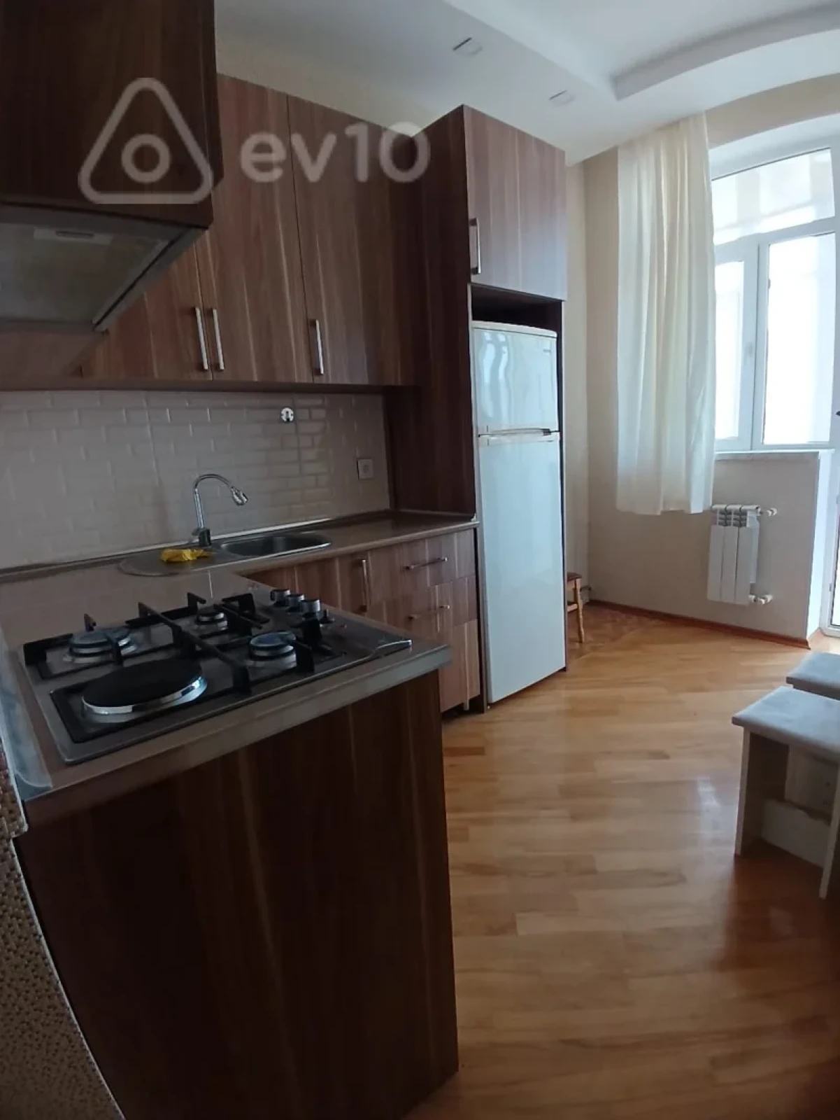 Kirayə verilir 2 otaqlı yeni tikili 73 m²