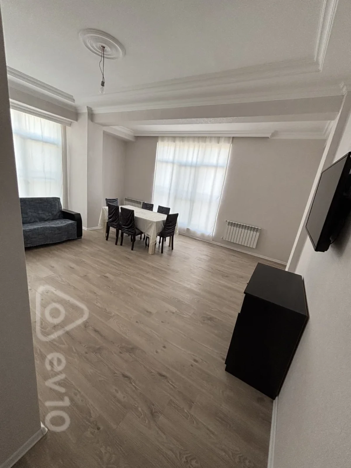 Kirayə verilir 2 otaqlı yeni tikili 93 m²