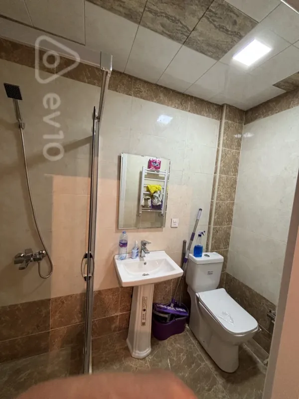 Kirayə verilir 2 otaqlı yeni tikili 93 m²