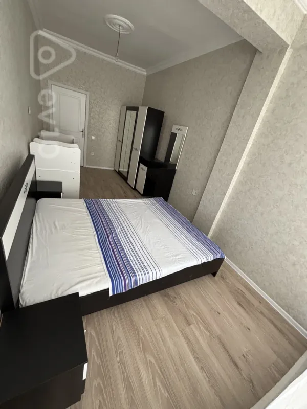 Kirayə verilir 2 otaqlı yeni tikili 93 m²