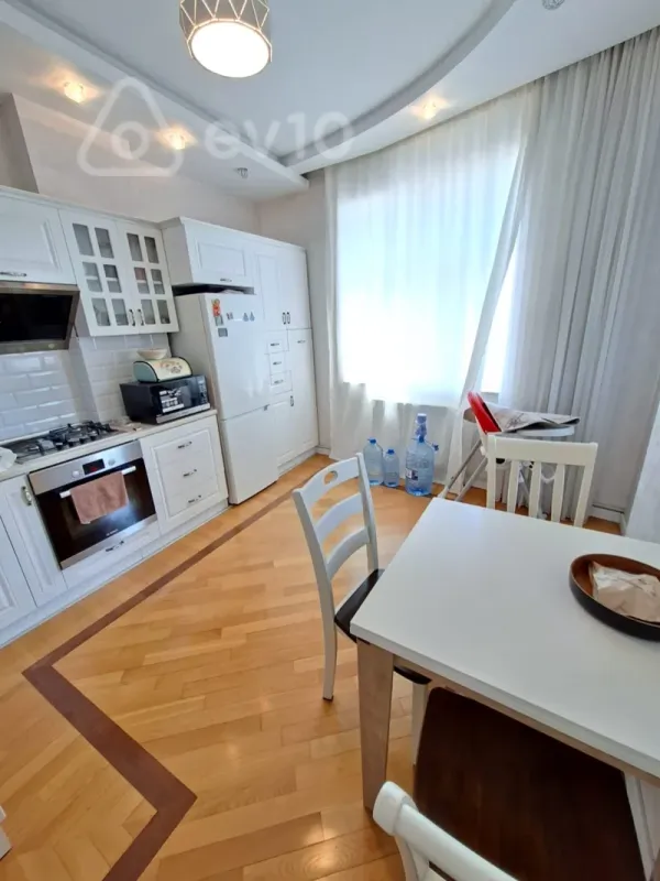 Satılır 2 otaqlı yeni tikili 90 m²
