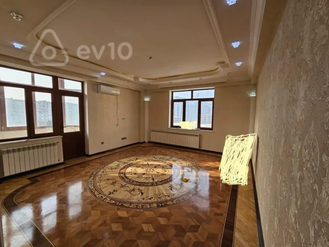 Satılır 3 otaqlı yeni tikili 125 m²