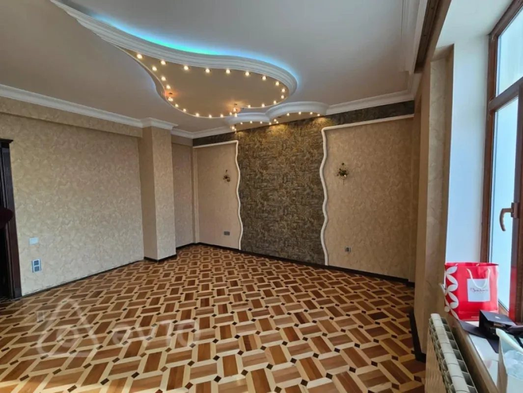 Satılır 3 otaqlı yeni tikili 125 m²