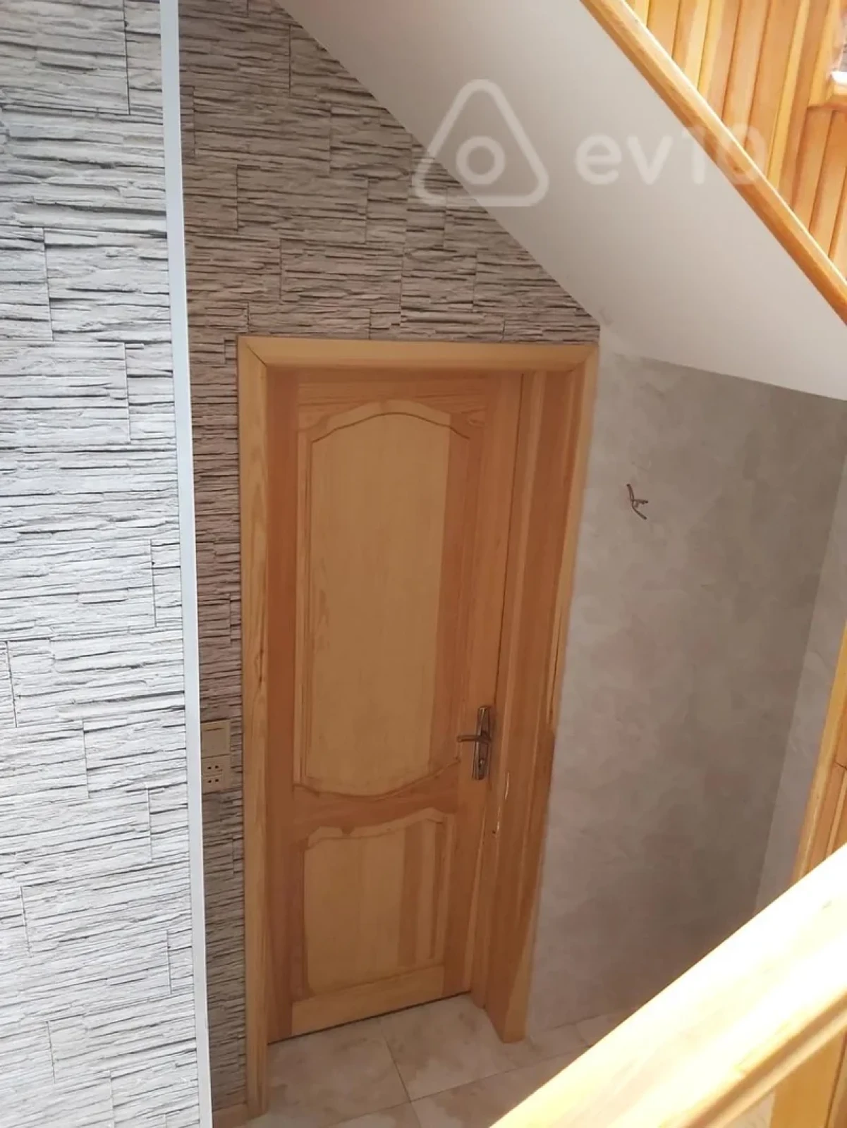 Satılır 7 otaqlı həyət evi 250 m²