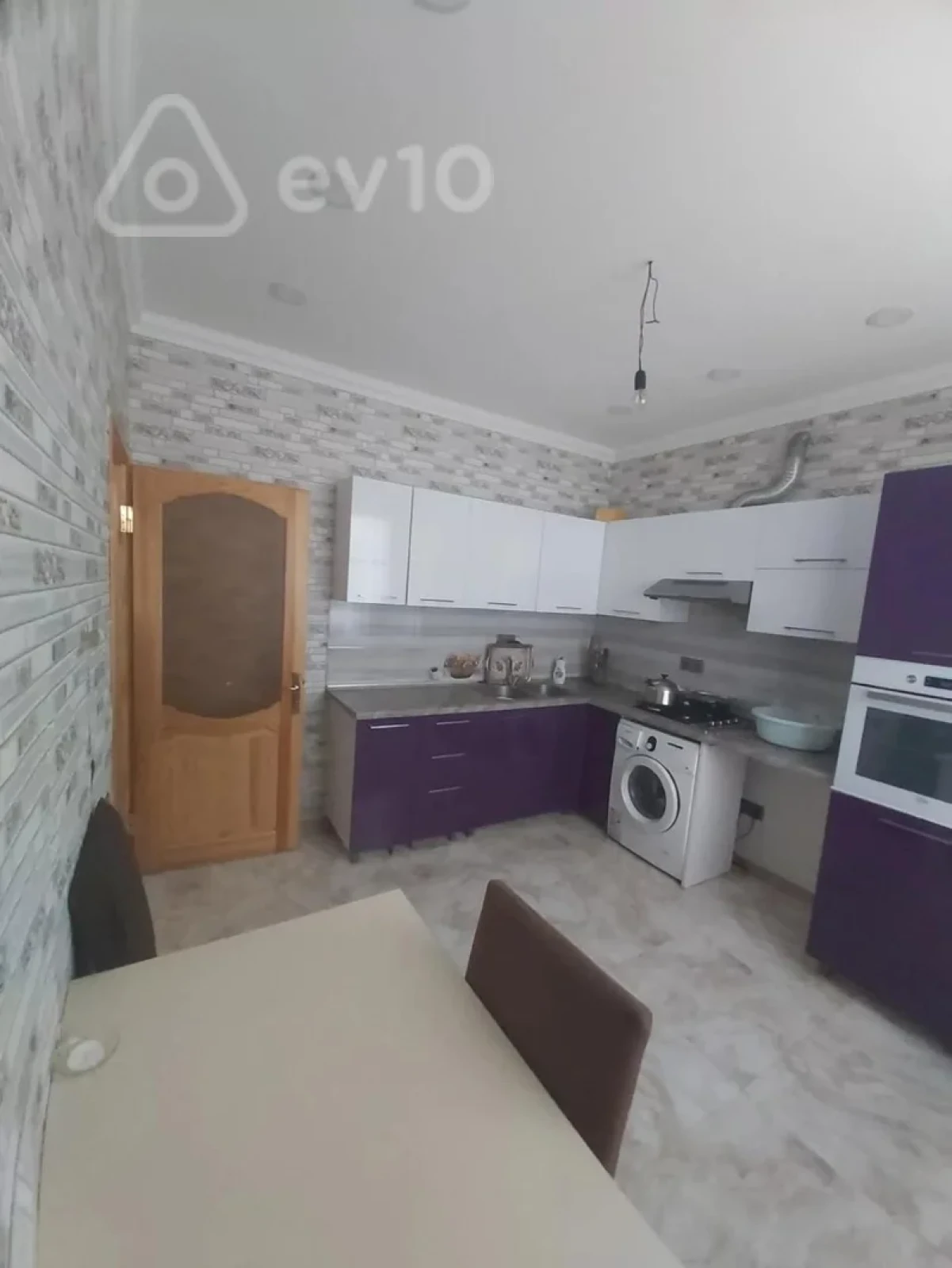 Satılır 7 otaqlı həyət evi 250 m²