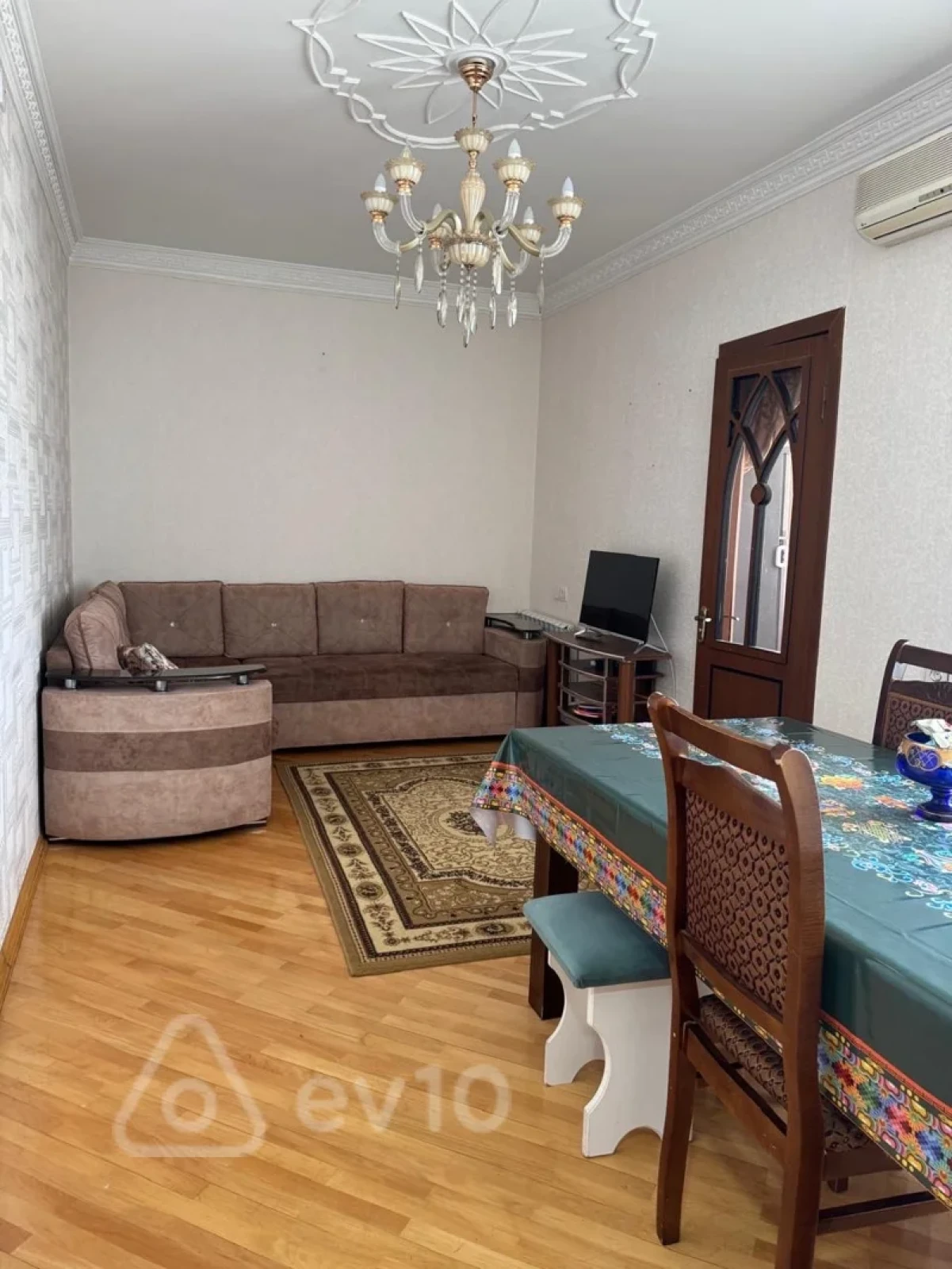 Kirayə verilir 2 otaqlı köhnə tikili 75 m²