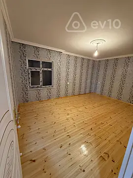 Satılır 4 otaqlı həyət evi 140 m²