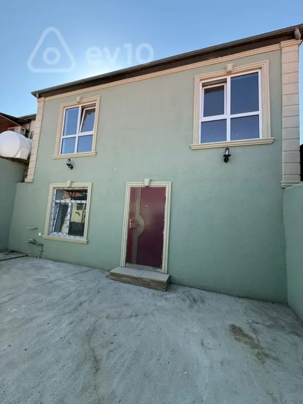 Satılır 4 otaqlı həyət evi 140 m²