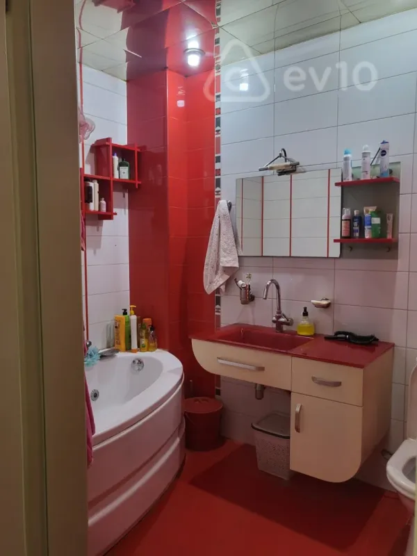 Satılır 4 otaqlı yeni tikili 178 m²