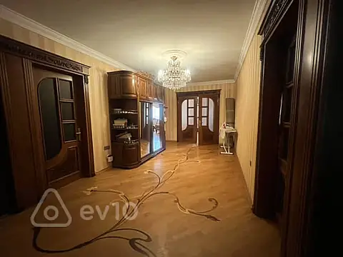 Kirayə verilir 3 otaqlı köhnə tikili 85 m²