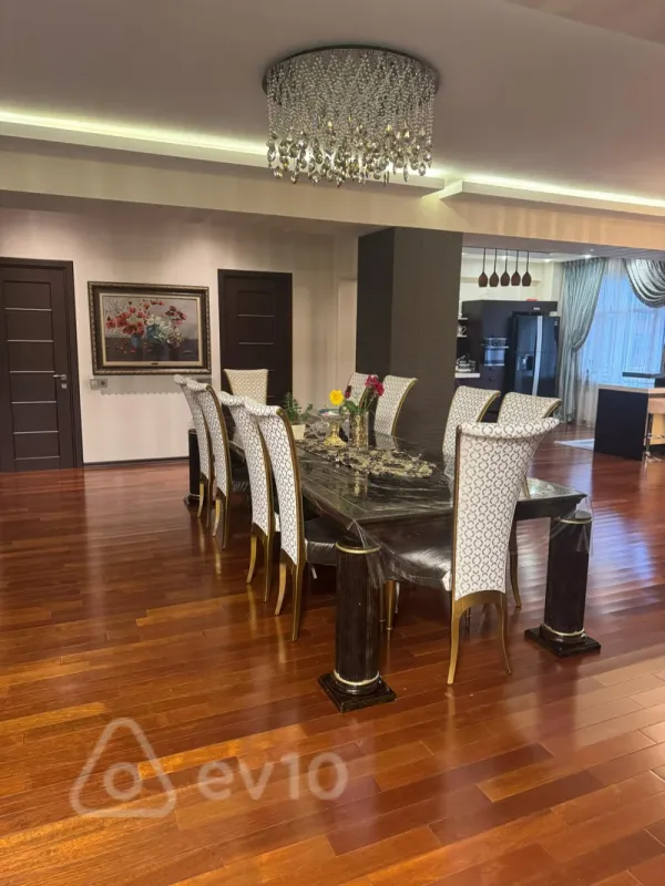Satılır 4 otaqlı yeni tikili 165 m²