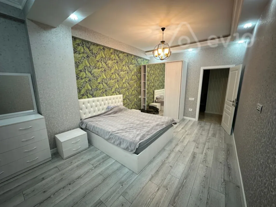 Kirayə verilir 3 otaqlı yeni tikili 137 m²