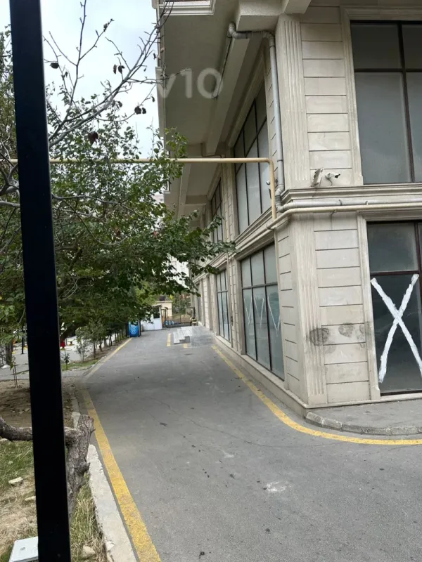 Kirayə verilir 3 otaqlı yeni tikili 137 m²