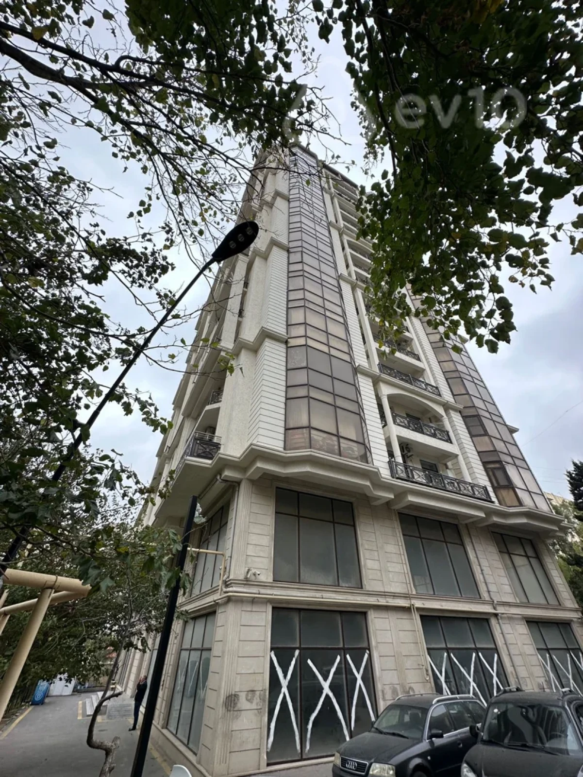 Kirayə verilir 3 otaqlı yeni tikili 137 m²