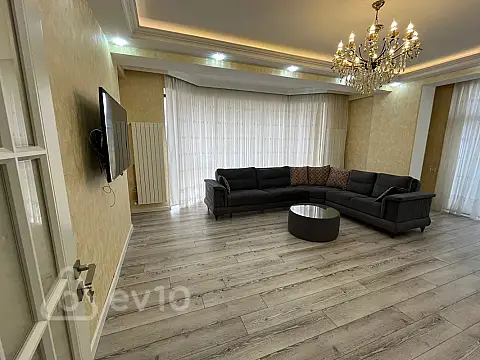 Kirayə verilir 3 otaqlı yeni tikili 137 m²