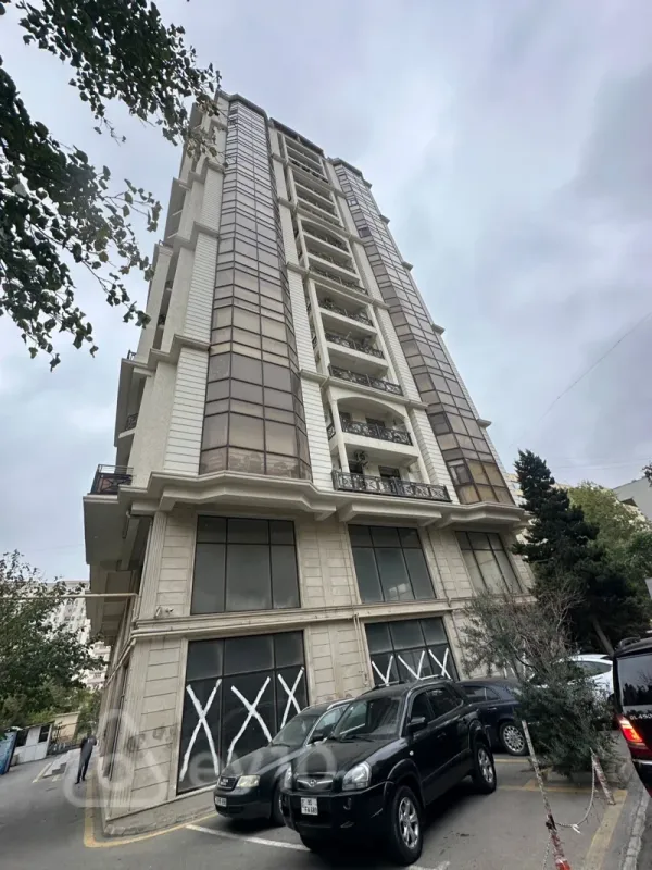 Kirayə verilir 3 otaqlı yeni tikili 137 m²
