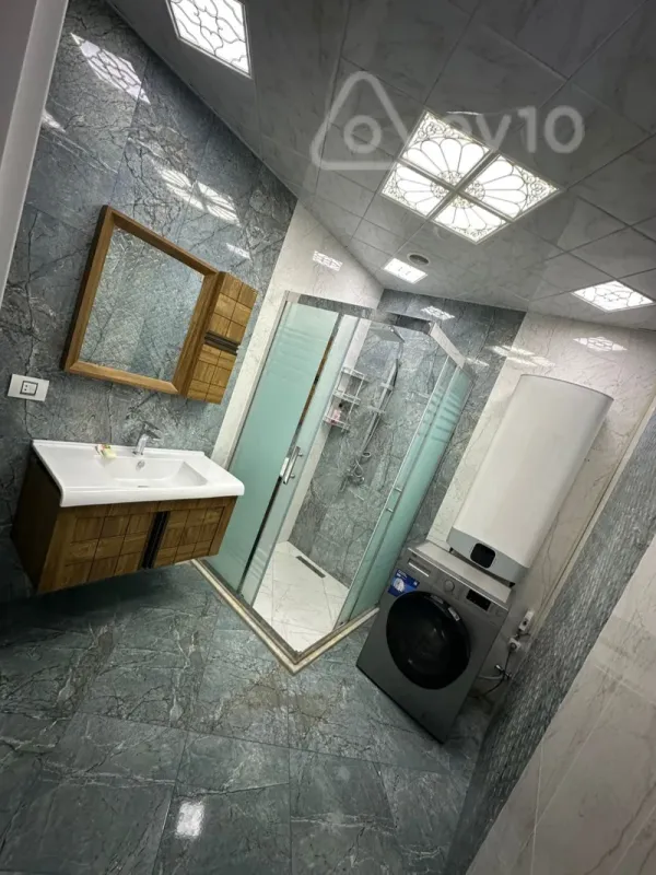 Kirayə verilir 3 otaqlı yeni tikili 137 m²