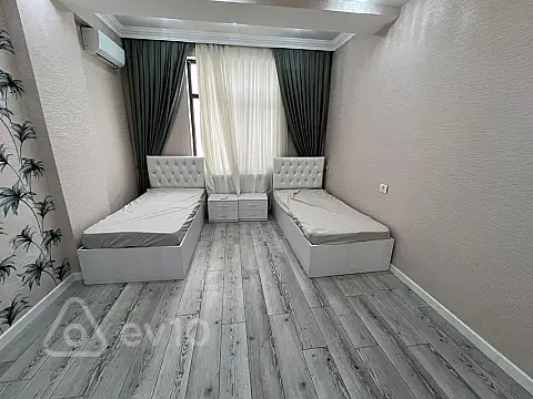 Kirayə verilir 3 otaqlı yeni tikili 137 m²