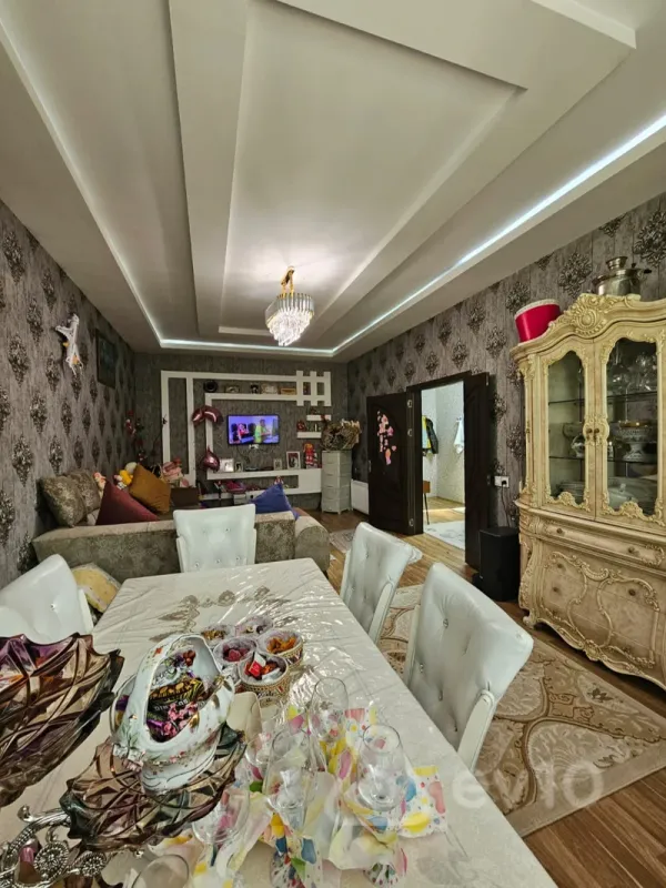 Satılır 4 otaqlı həyət evi 140 m²