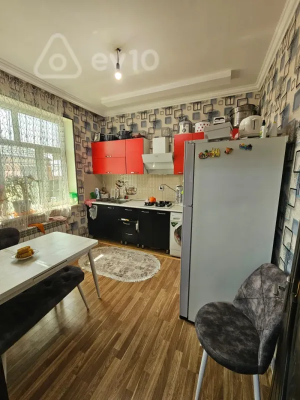Satılır 4 otaqlı həyət evi 140 m²