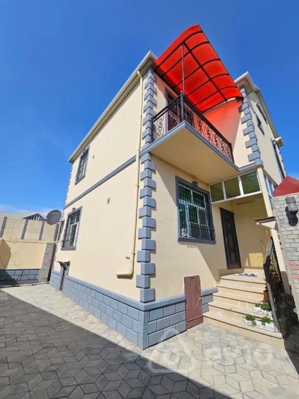 Satılır 4 otaqlı həyət evi 140 m²