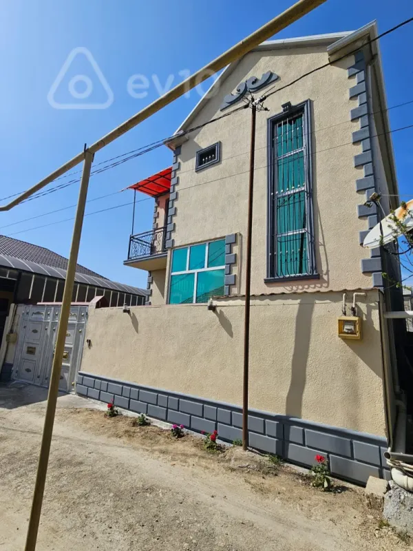 Satılır 4 otaqlı həyət evi 140 m²