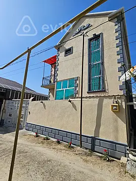 Satılır 4 otaqlı həyət evi 140 m²