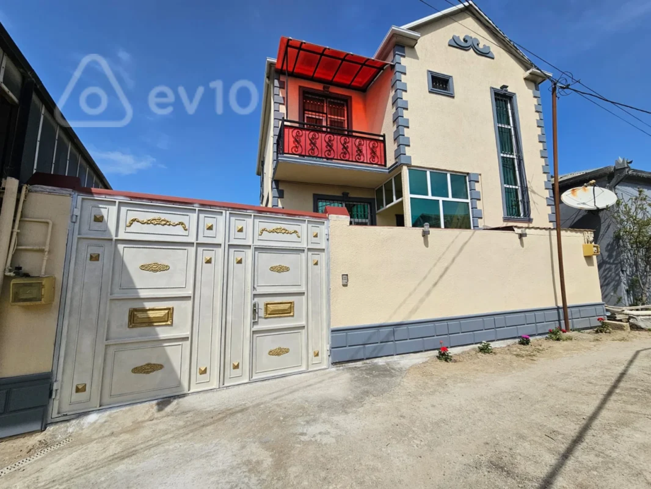Satılır 4 otaqlı həyət evi 140 m²
